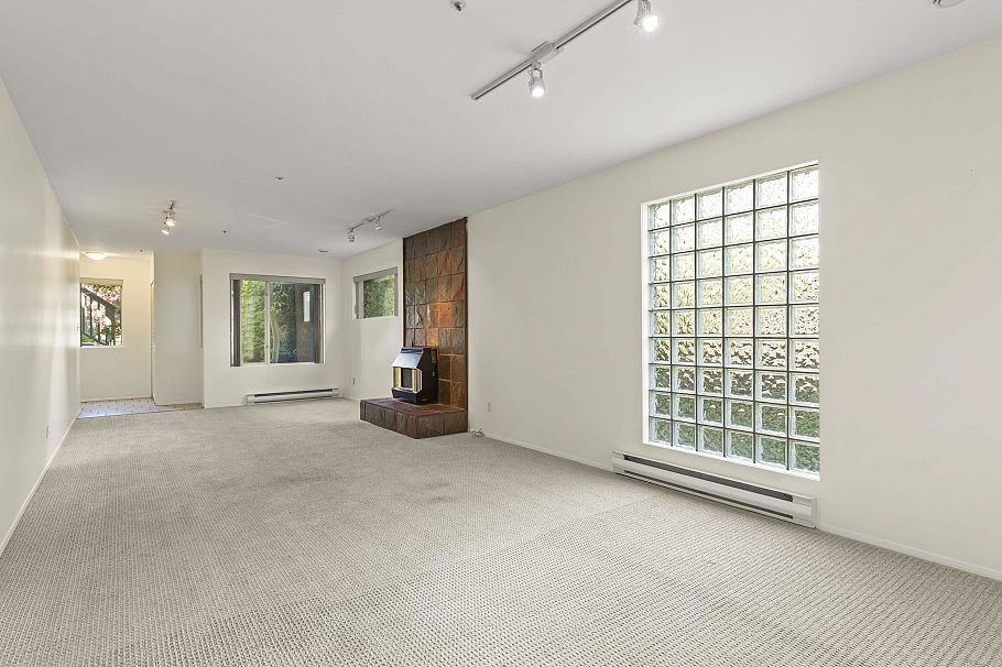 3622 W 8th Avenue Vancouver, BC - 28