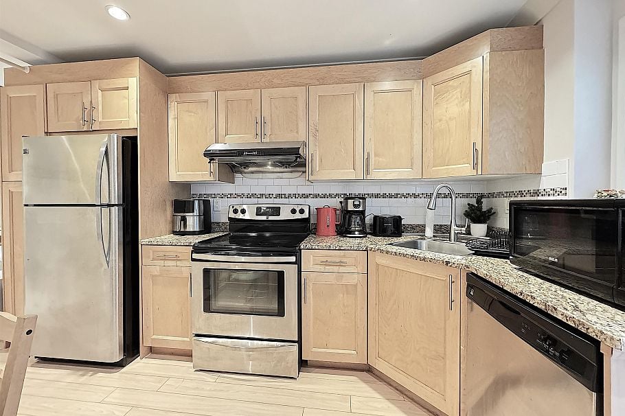 1436 Bewicke Avenue North Vancouver, BC - 18