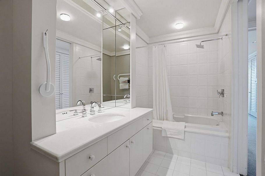 2565 Point Grey Road Vancouver, BC - 31