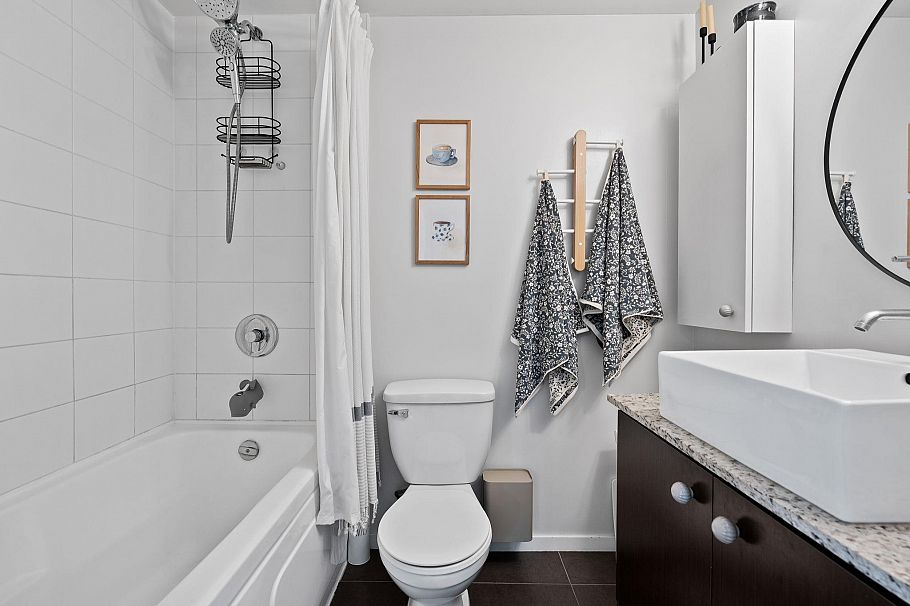 311 298 E 11th Avenue Vancouver, BC - 13