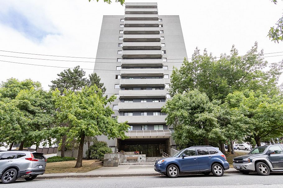 406 110 W 4th Street North Vancouver, BC - 2