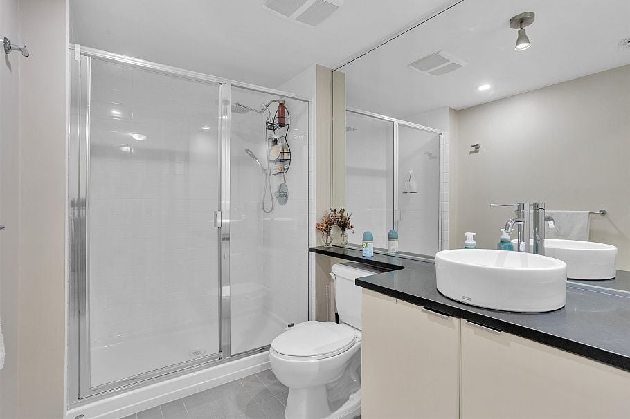 502 233 Robson Street Vancouver, BC - 16