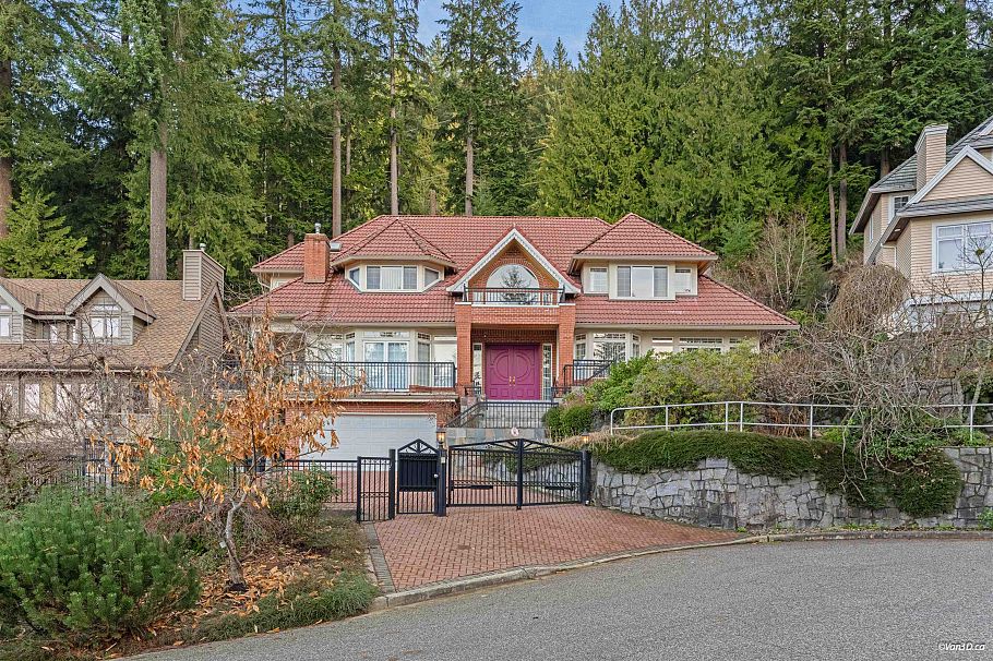 4989 Chalet Place North Vancouver, BC - 7