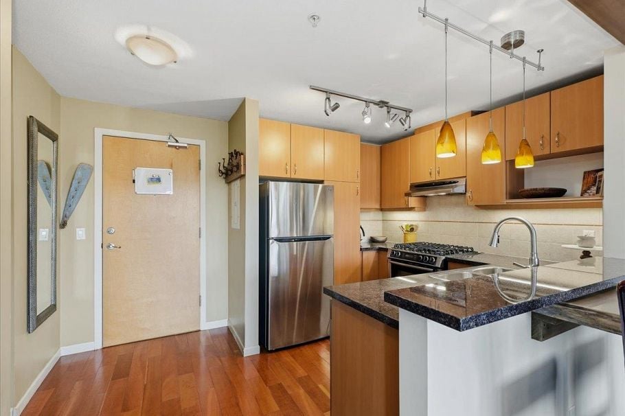 417 580 Raven Woods Drive North Vancouver, BC - 3