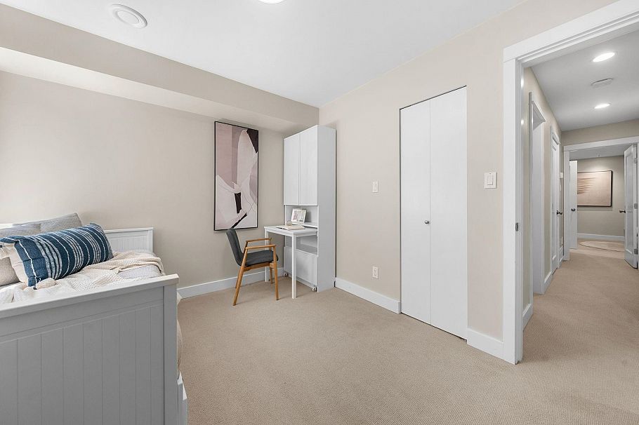 396 E Keith Road North Vancouver, BC - 27