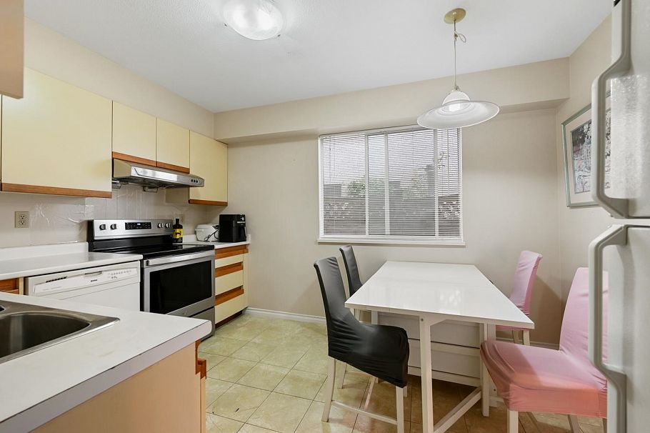 819 W 70th Avenue Vancouver, BC - 9