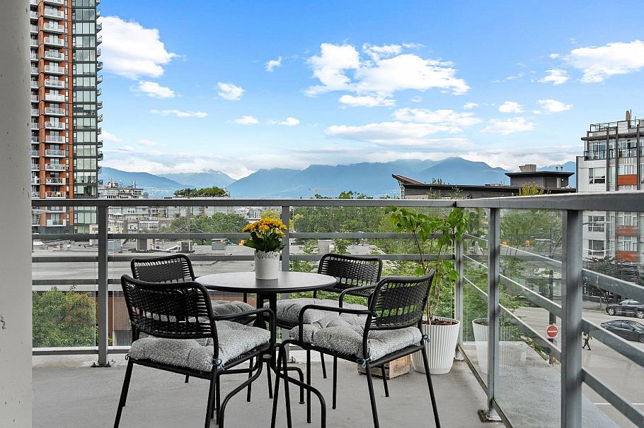 311 298 E 11th Avenue Vancouver, BC - 19