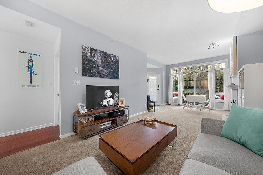 215 3600 Windcrest Drive North Vancouver, BC - 4