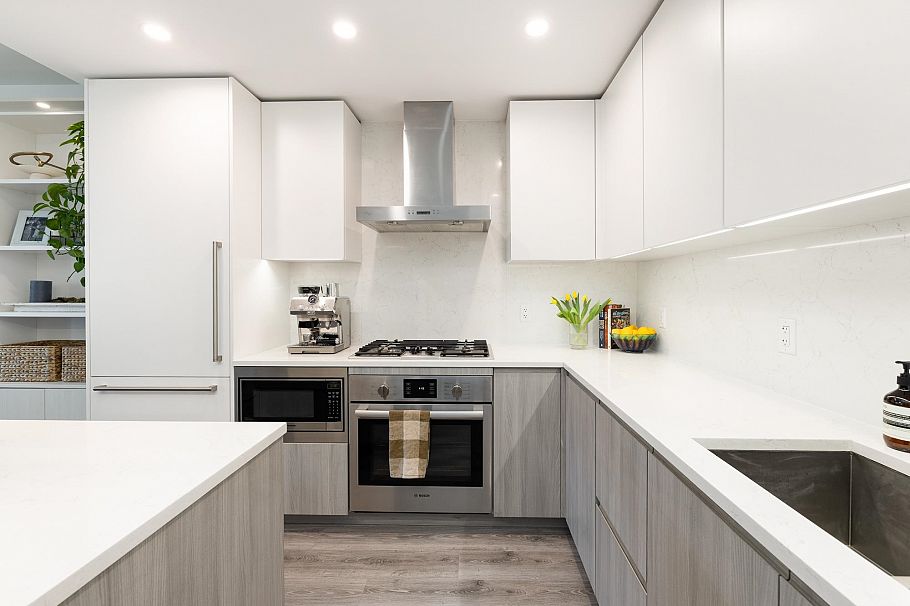 215 2060 Curling Road North Vancouver, BC - 14