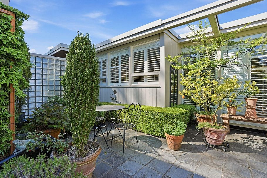 2565 Point Grey Road Vancouver, BC - 8
