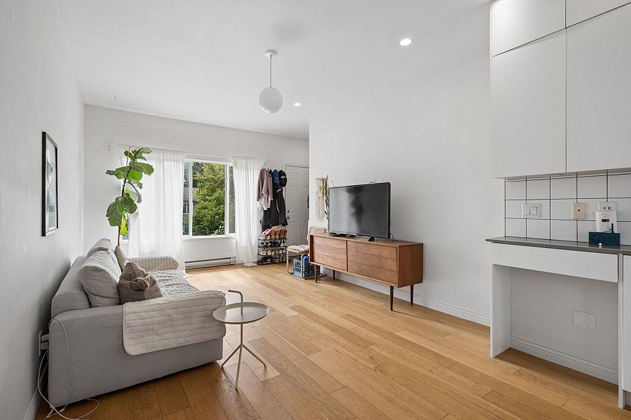3559 Lakewood Street Vancouver, BC - 2