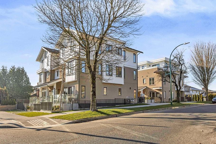 1010 W 52nd Avenue Vancouver, BC - 1