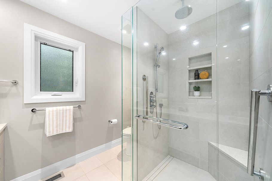 1776 Medwin Place North Vancouver, BC - 16