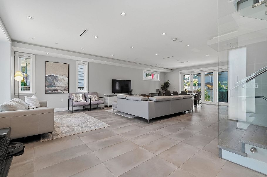 3287 Matapan Crescent Vancouver, BC - 3