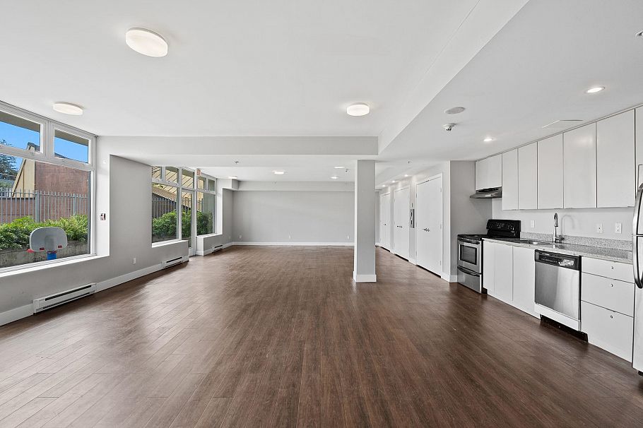 311 298 E 11th Avenue Vancouver, BC - 29