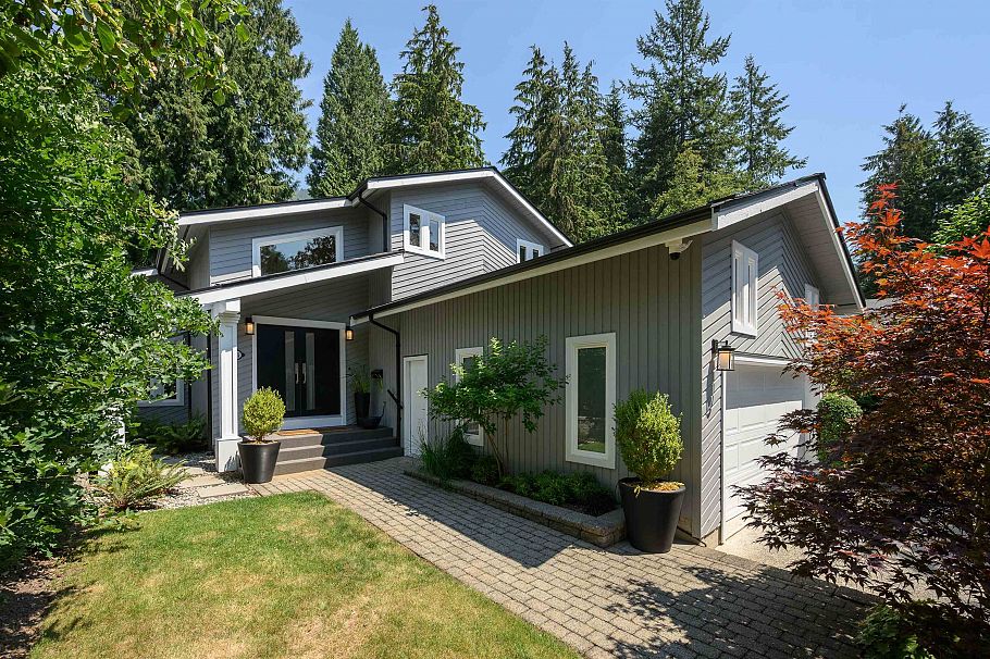 5544 Woodchuck Place North Vancouver, BC - 2