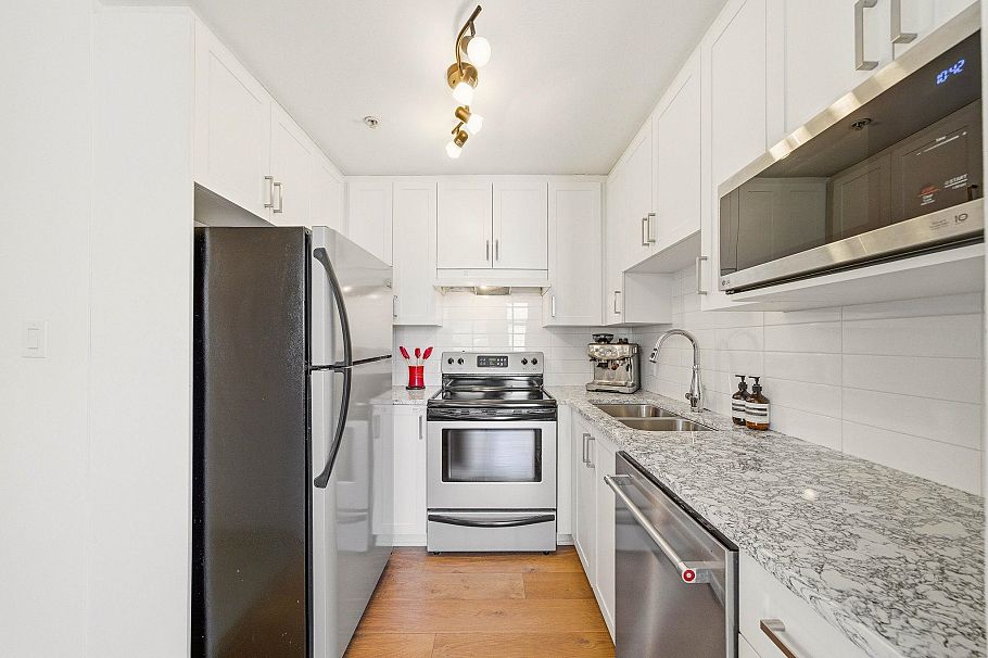 309 418 E Broadway Vancouver, BC - 9