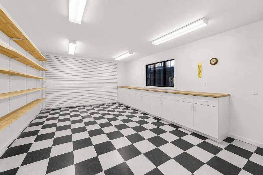 1776 Medwin Place North Vancouver, BC - 37