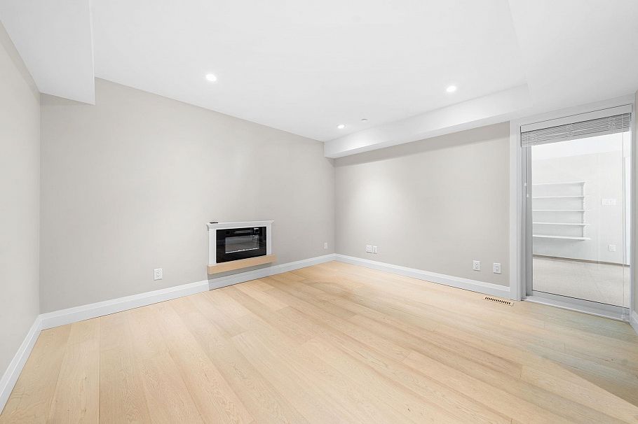 1776 Medwin Place North Vancouver, BC - 25