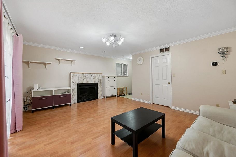 819 W 70th Avenue Vancouver, BC - 5