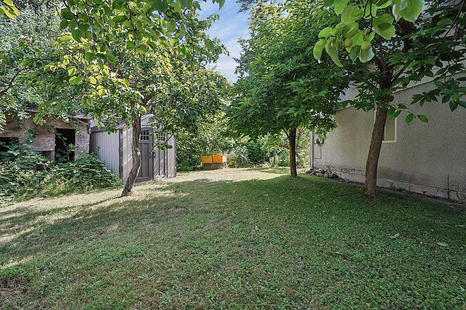 1469 E 17th Avenue Vancouver, BC - 14