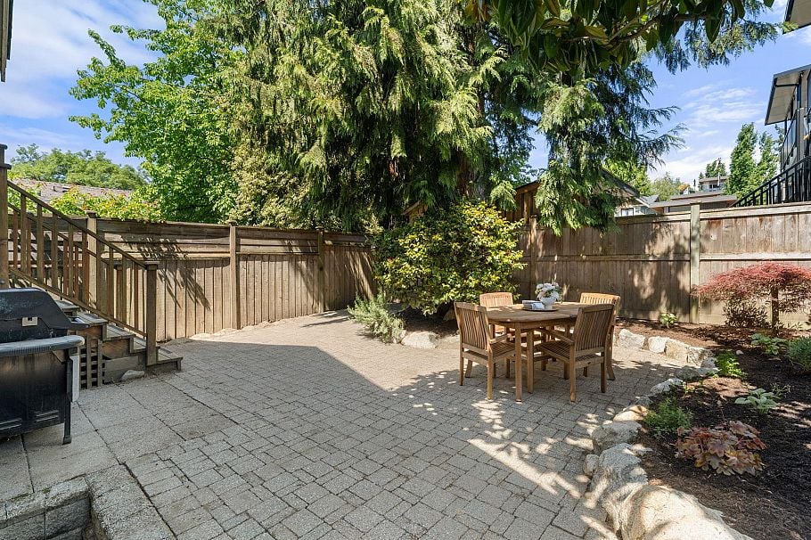 396 E Keith Road North Vancouver, BC - 33