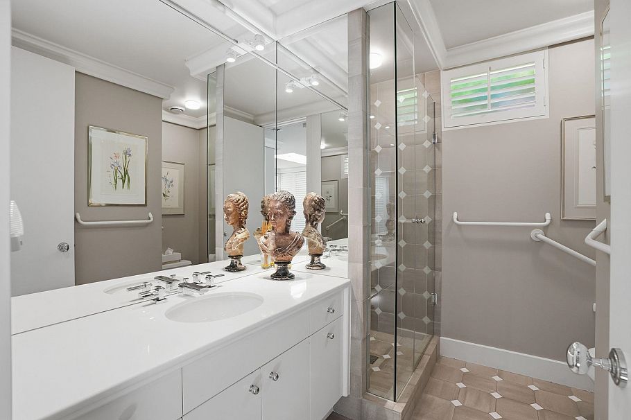 2565 Point Grey Road Vancouver, BC - 33