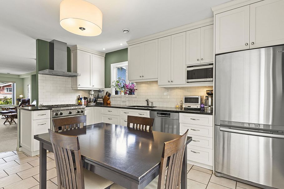 3622 W 8th Avenue Vancouver, BC - 12