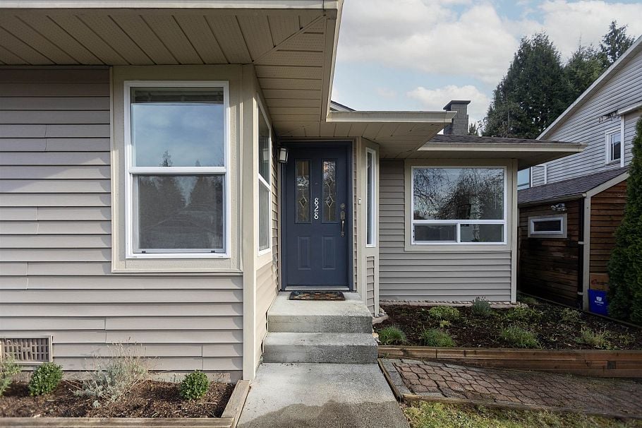828 Nicolum Court North Vancouver, BC - 31