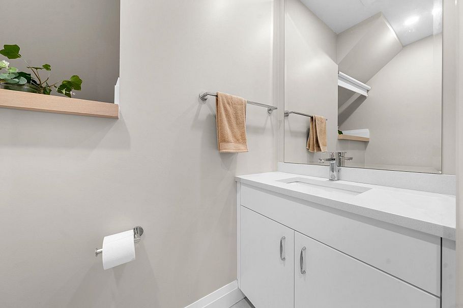 1776 Medwin Place North Vancouver, BC - 26