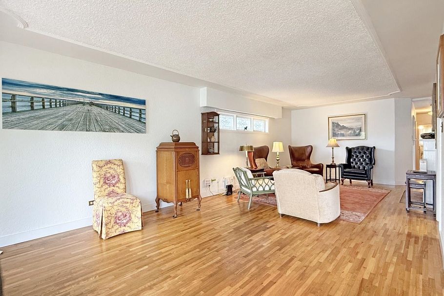 125 E 48th Avenue Vancouver, BC - 1
