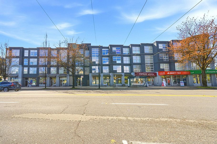 309 418 E Broadway Vancouver, BC - 1