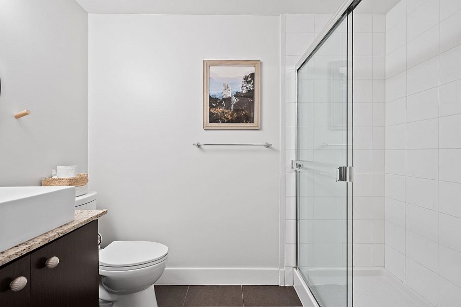 311 298 E 11th Avenue Vancouver, BC - 16