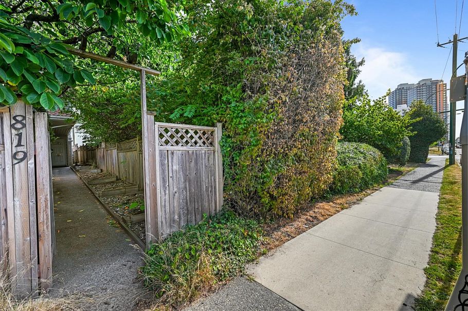 819 W 70th Avenue Vancouver, BC - 28
