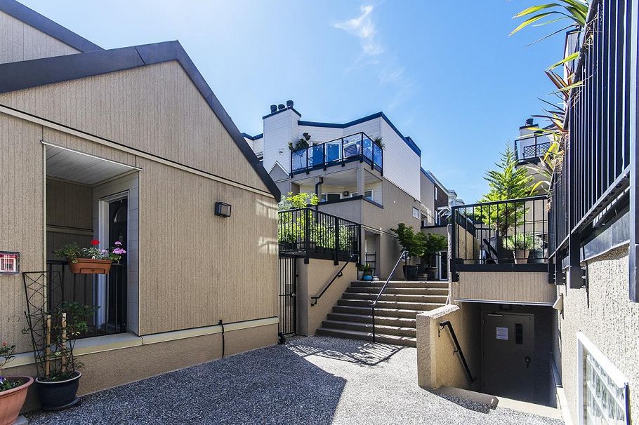 30 1350 W 6th Avenue Vancouver, BC - 3