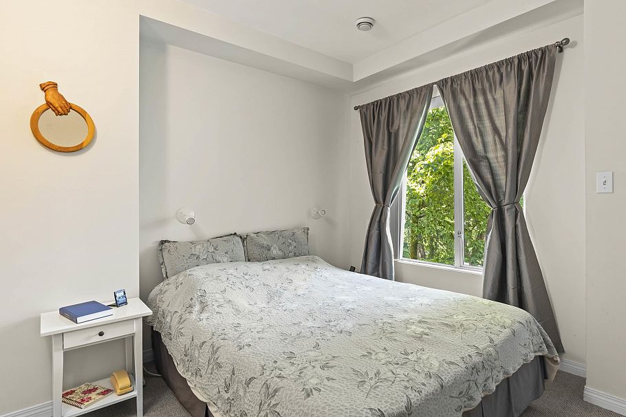 3622 W 8th Avenue Vancouver, BC - 21