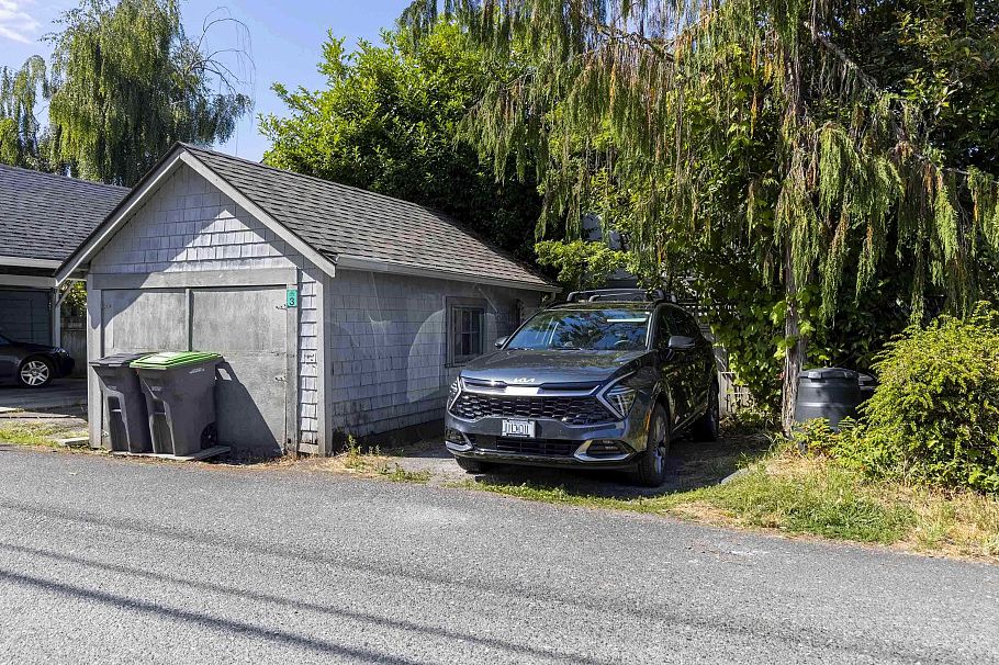 3622 W 8th Avenue Vancouver, BC - 39
