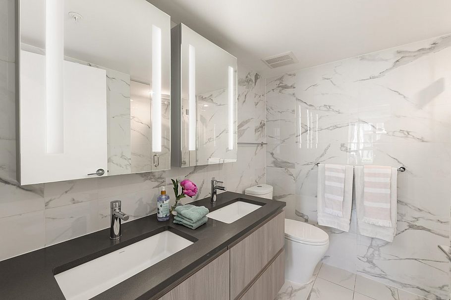 215 2060 Curling Road North Vancouver, BC - 23
