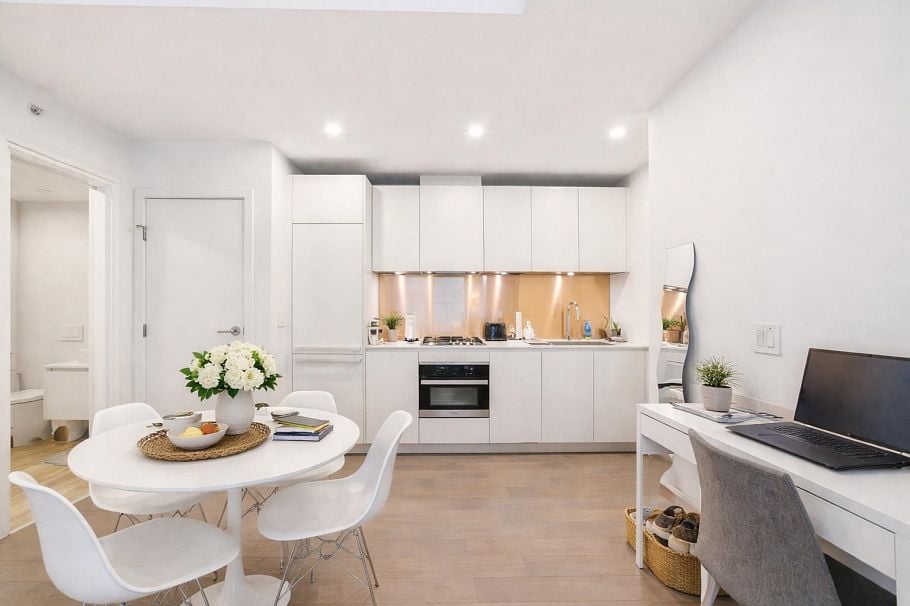 306 1480 Howe Street Vancouver, BC - 4