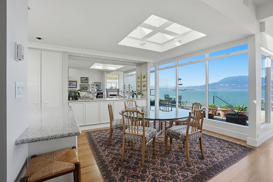 2565 Point Grey Road Vancouver, BC - 16