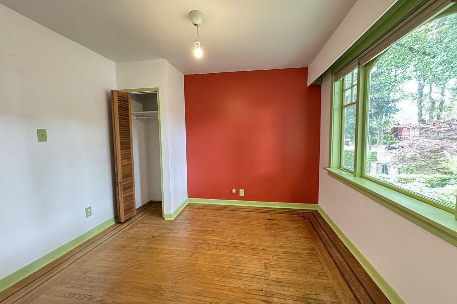 3481 W 10th Avenue Vancouver, BC - 11