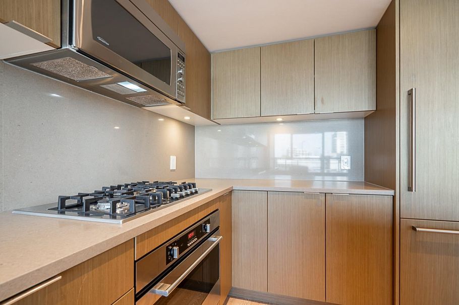 306 125 E 14th Street Vancouver, BC - 17