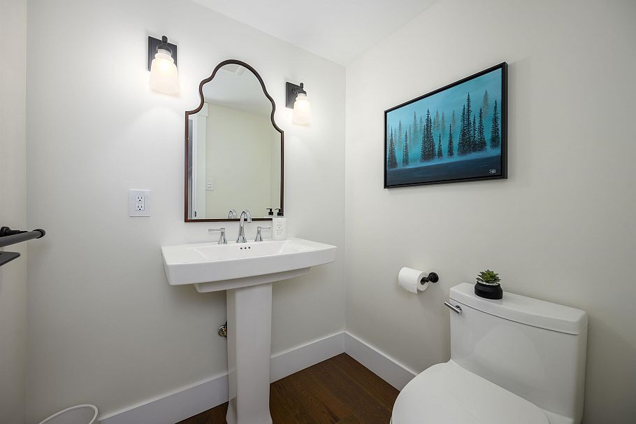 5544 Woodchuck Place North Vancouver, BC - 27