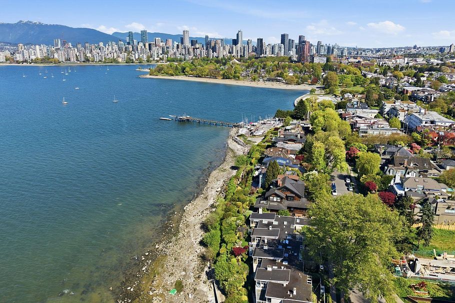 2565 Point Grey Road Vancouver, BC - 37