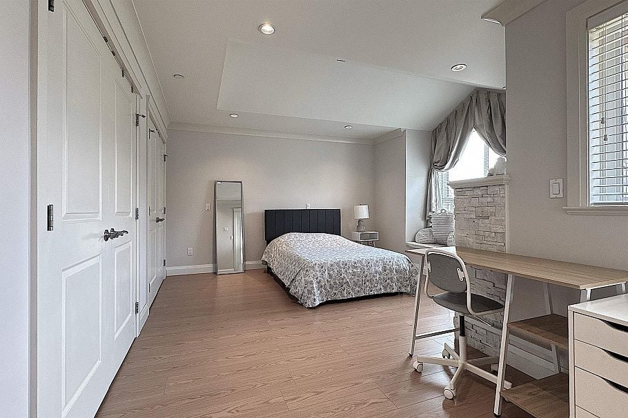 1436 Bewicke Avenue North Vancouver, BC - 11