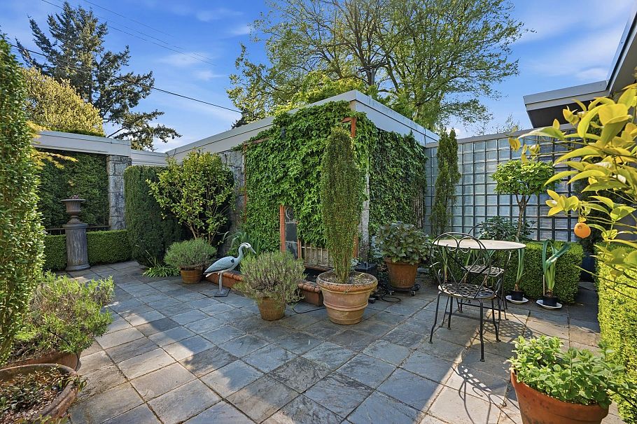 2565 Point Grey Road Vancouver, BC - 6