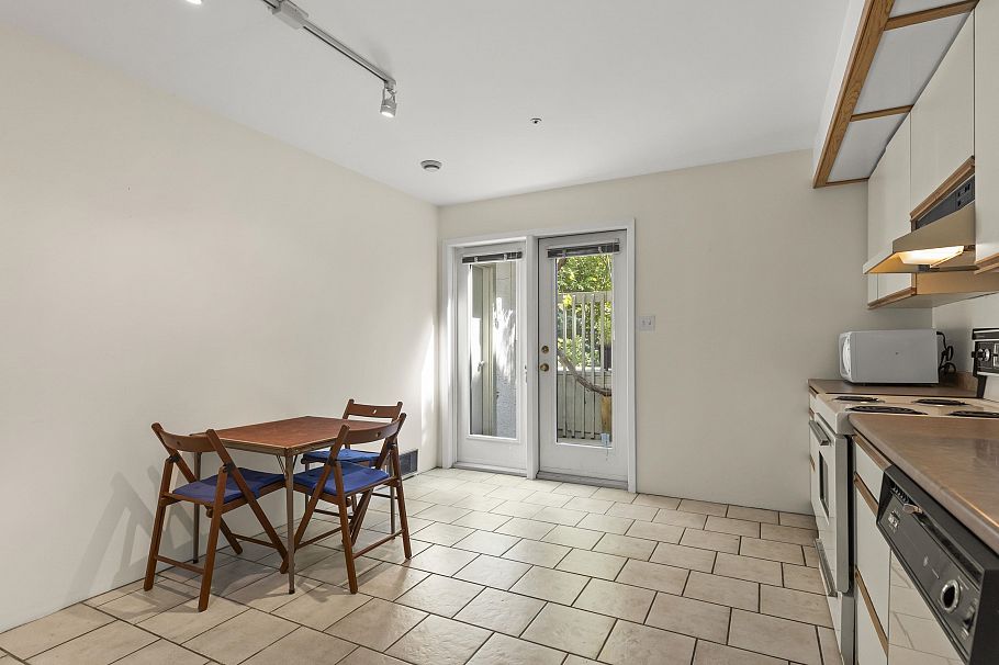 3622 W 8th Avenue Vancouver, BC - 31