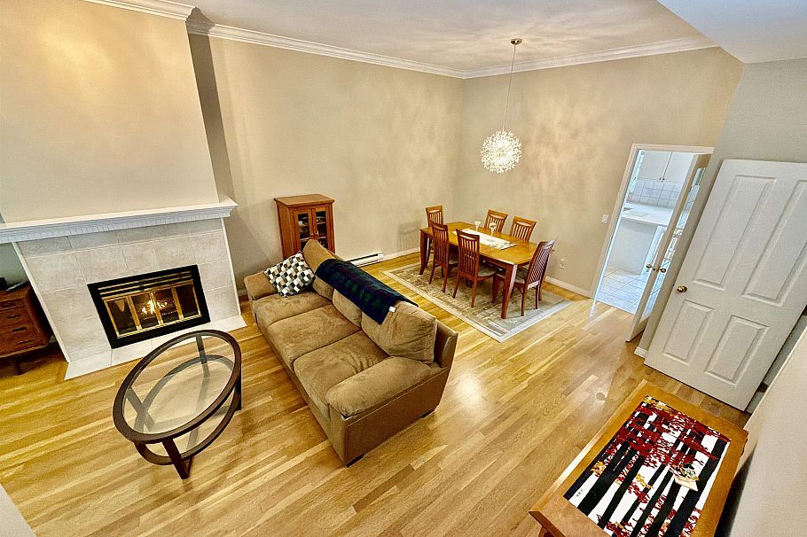 4 1701 Chesterfield Avenue North Vancouver, BC - 2