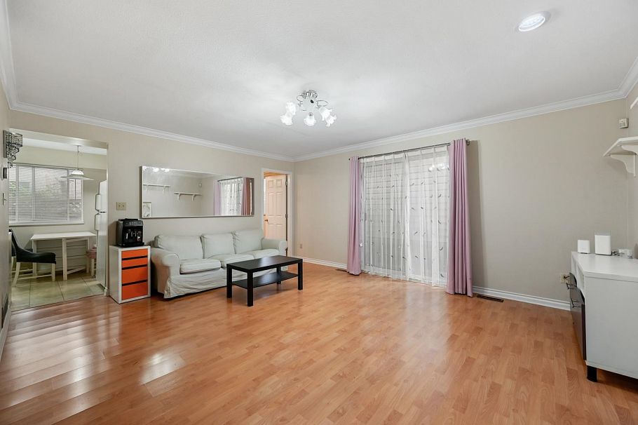819 W 70th Avenue Vancouver, BC - 3