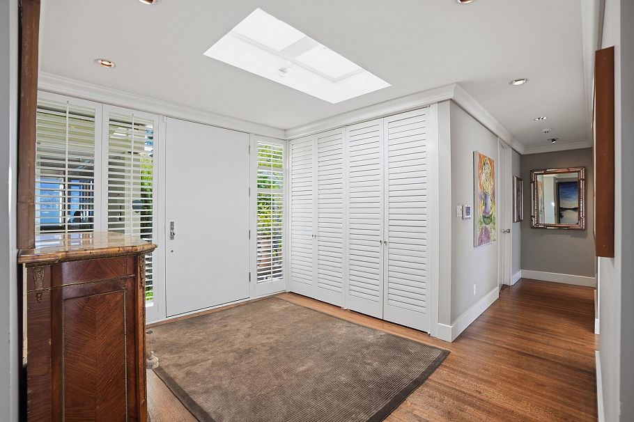 2565 Point Grey Road Vancouver, BC - 10